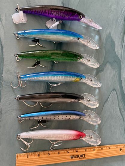 Deep Dive Trolling Lure - Dives to about 27 feet